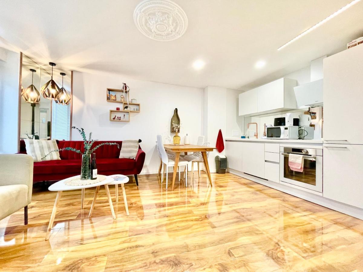 Le Rosacker - Proche Centre Ville Et Gare - Terrasse - Parking Gratuit 2 Places - 2 Chambres - 2 Salles De Bain - Netflix กอลมาร์ ภายนอก รูปภาพ